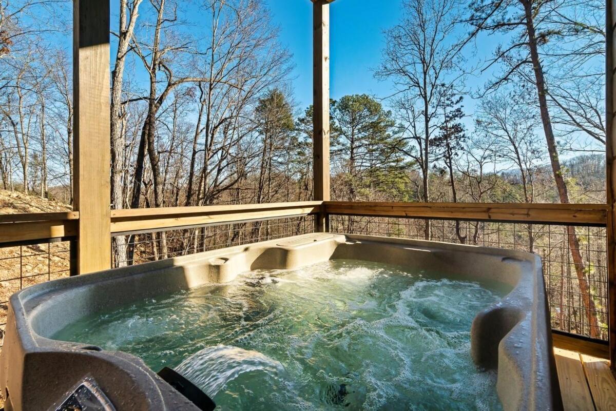 Holiday home Getaway Pool Hot Tub & Games *