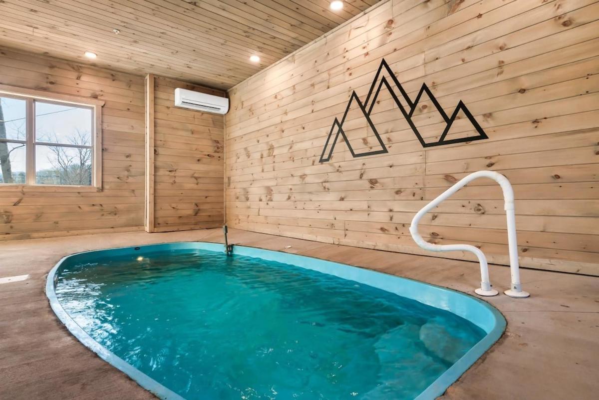 Getaway Pool Hot Tub & Games Holiday home