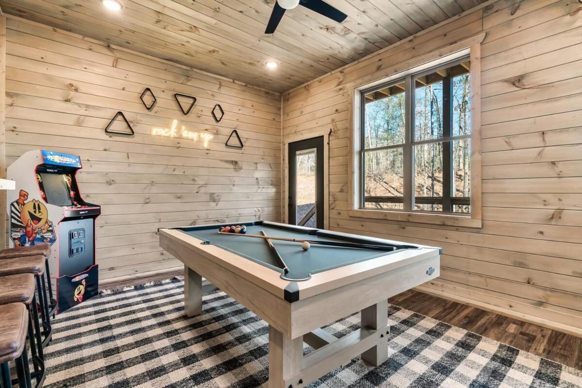 Getaway Pool Hot Tub & Games Holiday home *