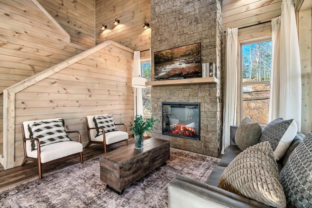 Holiday home Getaway Pool Hot Tub & Games *