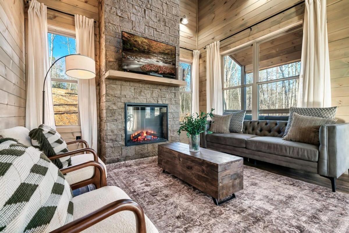 Getaway Pool Hot Tub & Games Holiday home Gatlinburg
