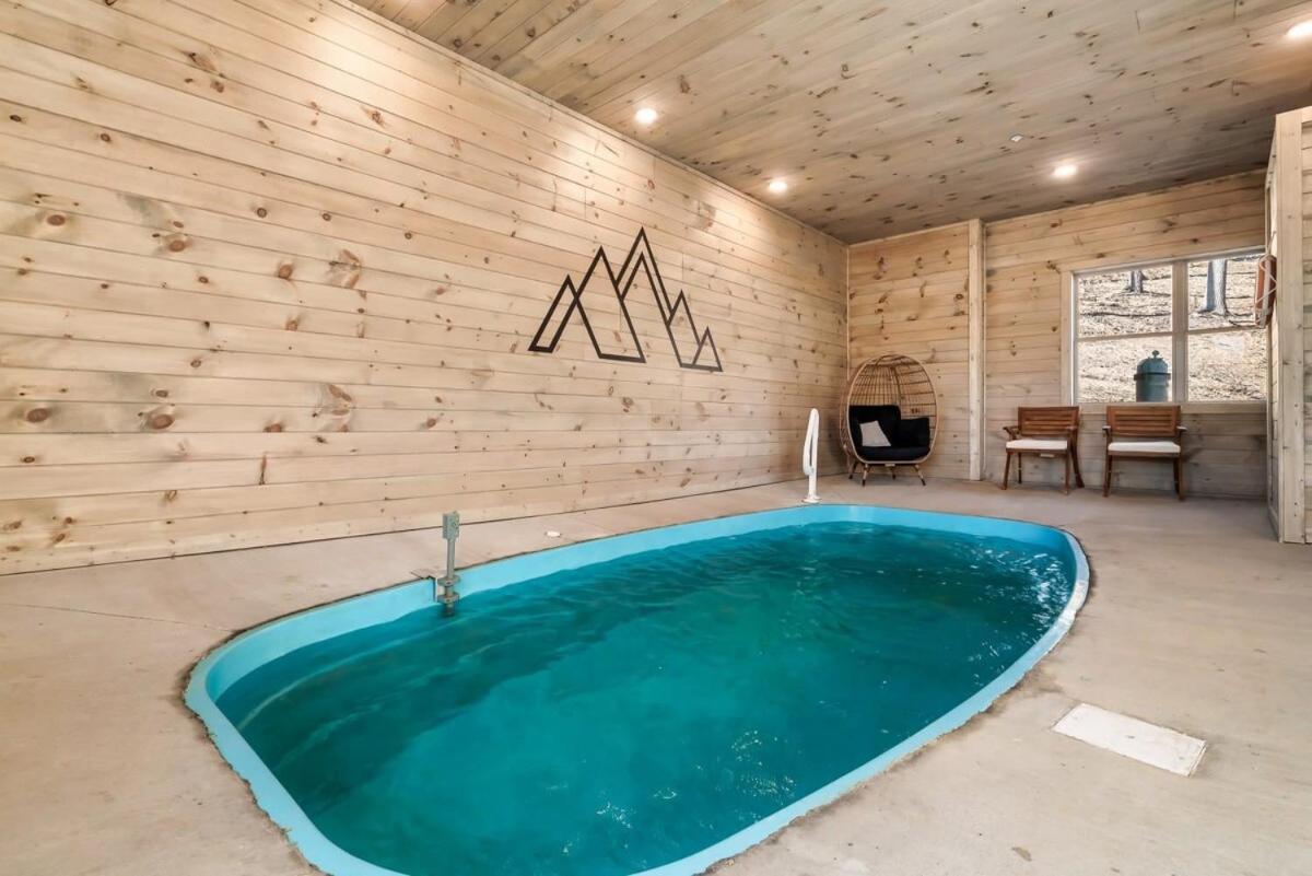 Getaway Pool Hot Tub & Games *
