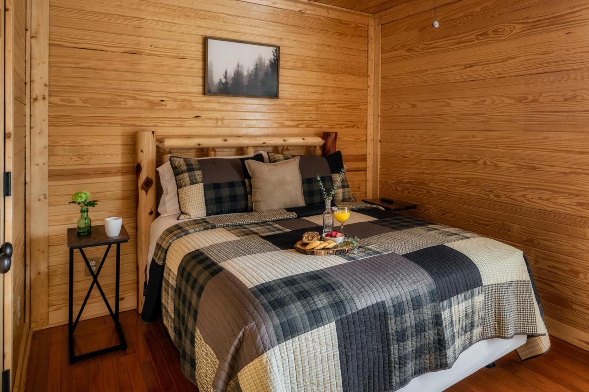 Holiday home Hilltop Hideaway W Hot Tub & Pool Access