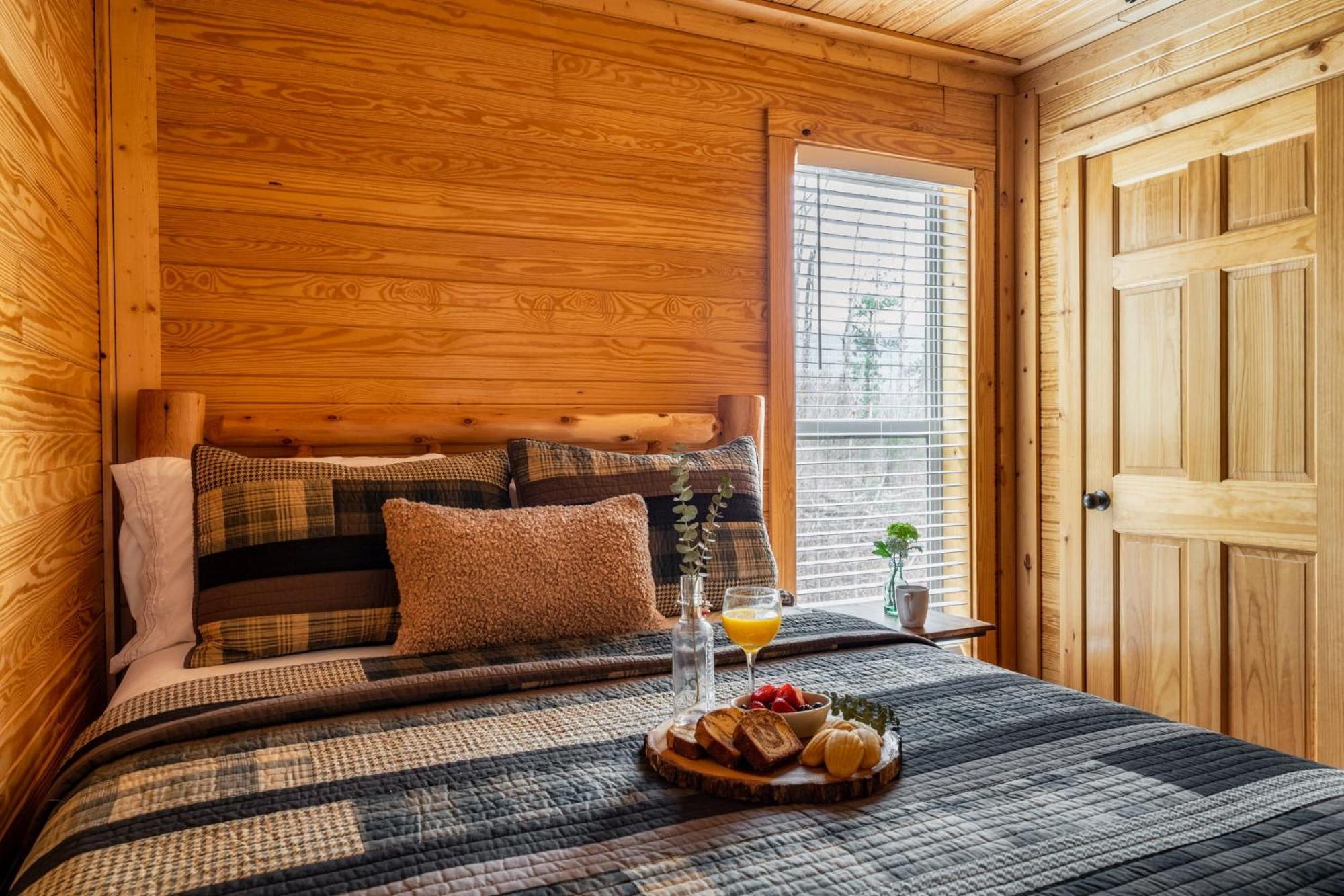 Holiday home Hilltop Hideaway W Hot Tub & Pool Access *