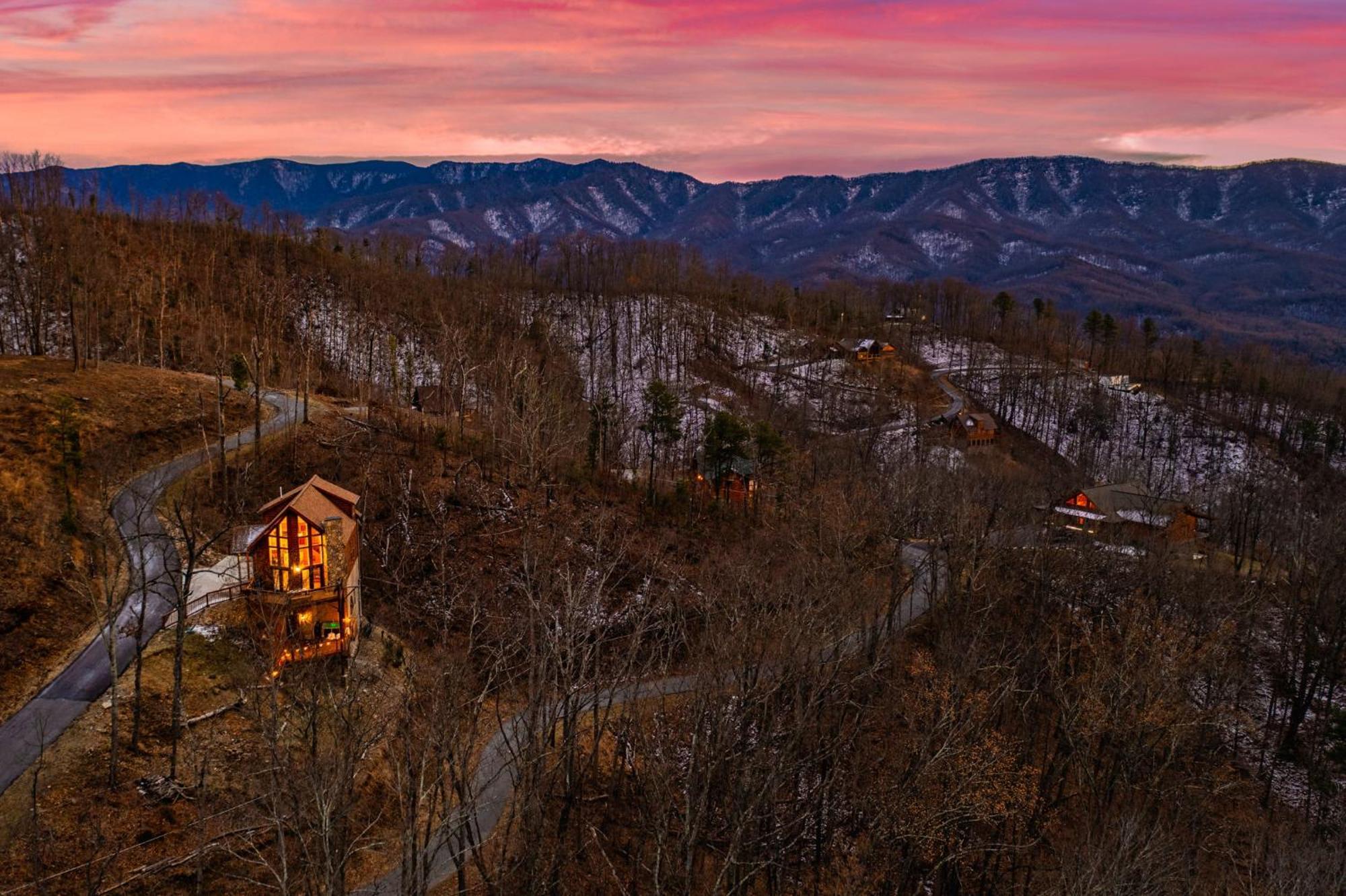 Hilltop Hideaway W Hot Tub & Pool Access