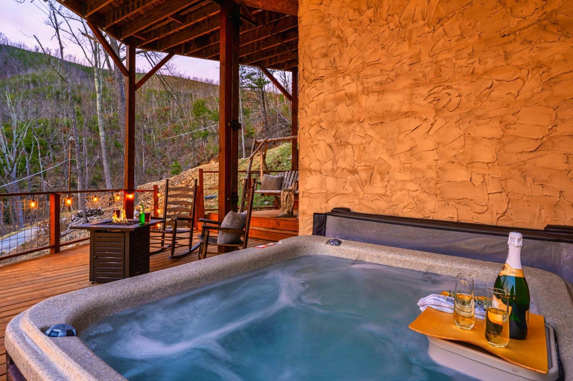 Holiday home Hilltop Hideaway W Hot Tub & Pool Access