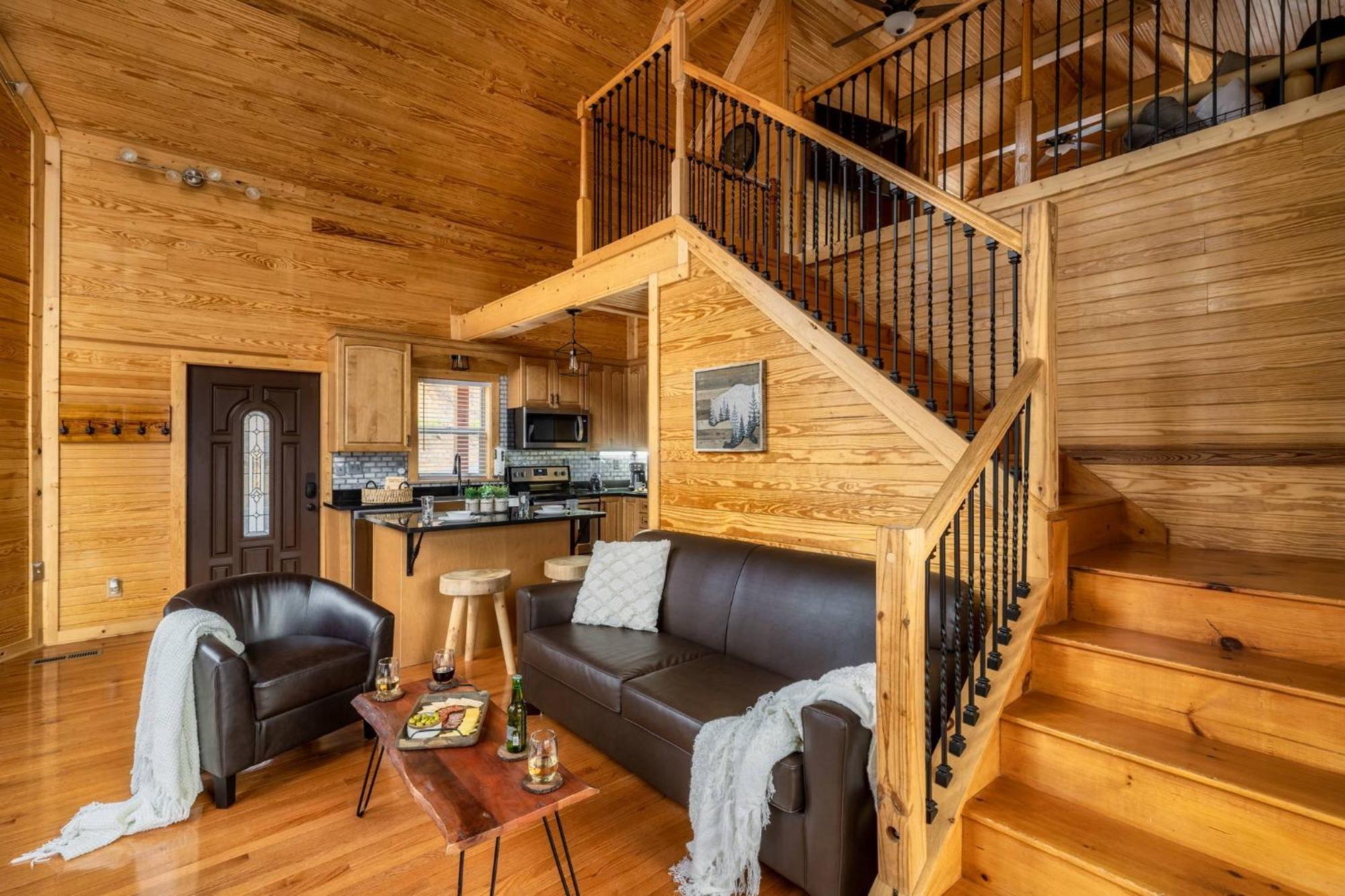 Holiday home Hilltop Hideaway W Hot Tub & Pool Access Gatlinburg