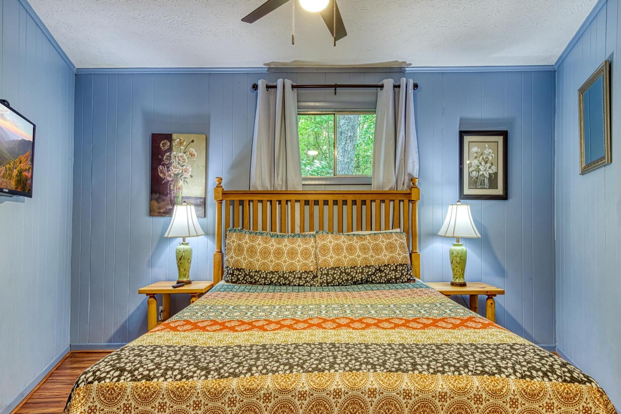 Dancing Bear Lodge, 1089 Free Attraction Tickets For Each Paid Day, Dollywood And Holiday home