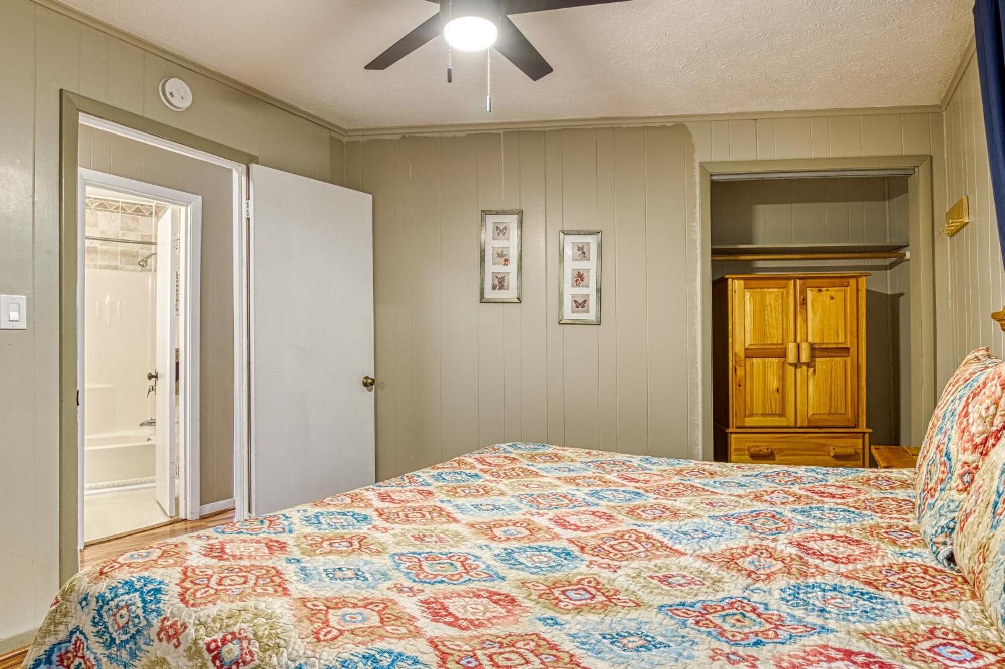 Dancing Bear Lodge, 1089 Free Attraction Tickets For Each Paid Day, Dollywood And Holiday home