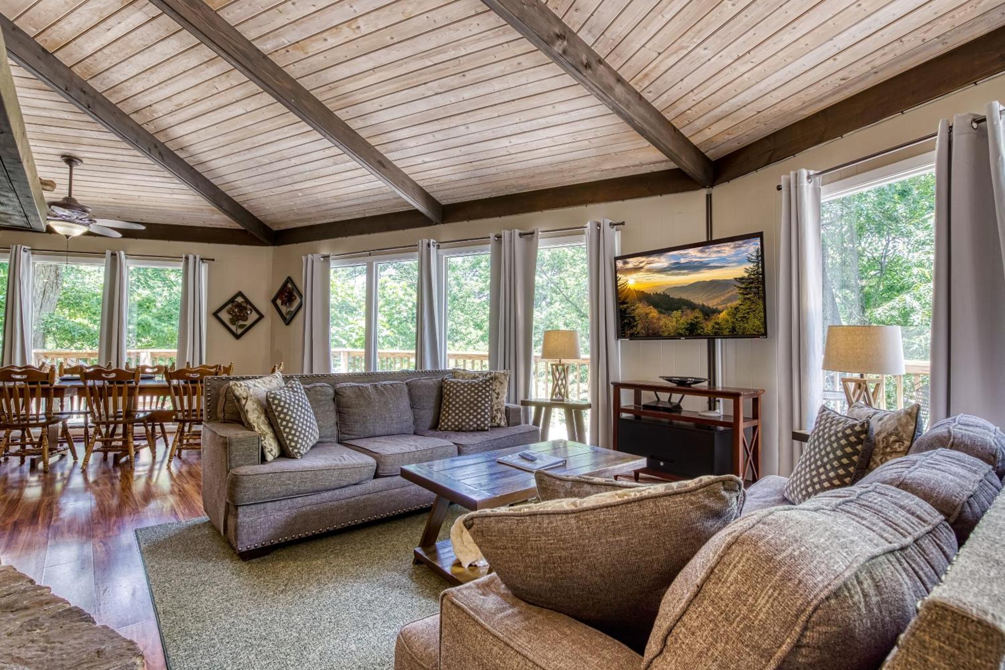 Holiday home Dancing Bear Lodge, 1089 Free Attraction Tickets For Each Paid Day, Dollywood And *