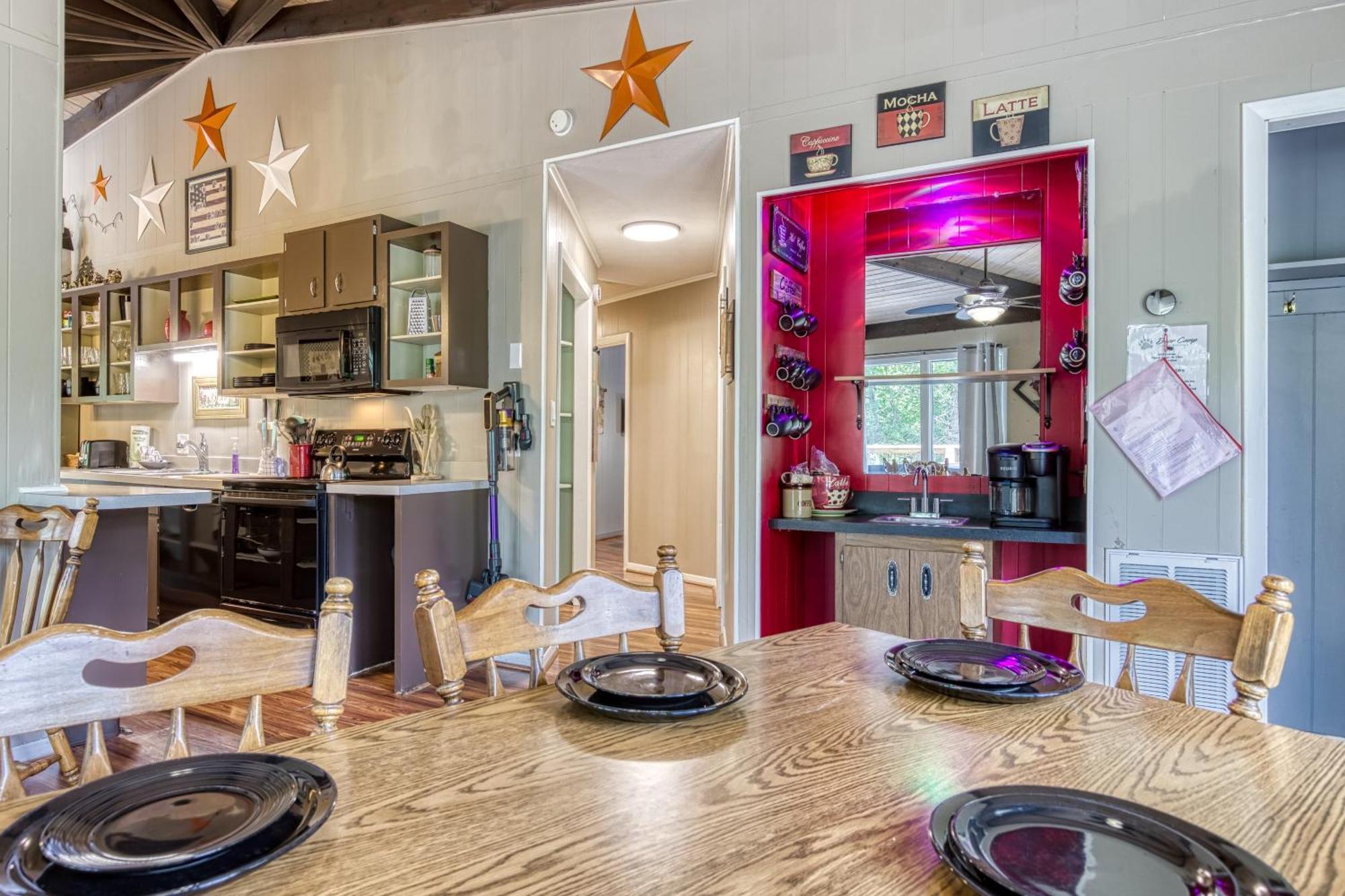 Dancing Bear Lodge, 1089 Free Attraction Tickets For Each Paid Day, Dollywood And Gatlinburg