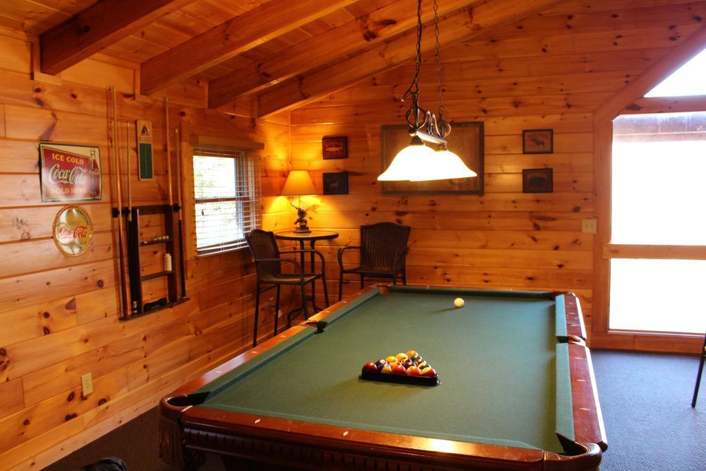 Knotty By Nature Gatlinburg