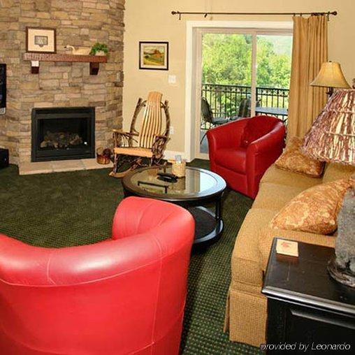 Summit Manor
