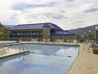 Clarion Pointe Downtown 2*