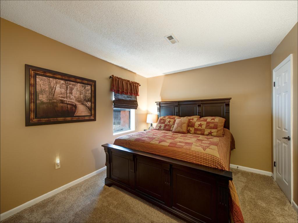 Apartment Village - Three Bedroom - 102 Gatlinburg