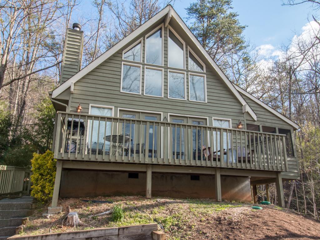 Mountain Charm- Three-bedroom