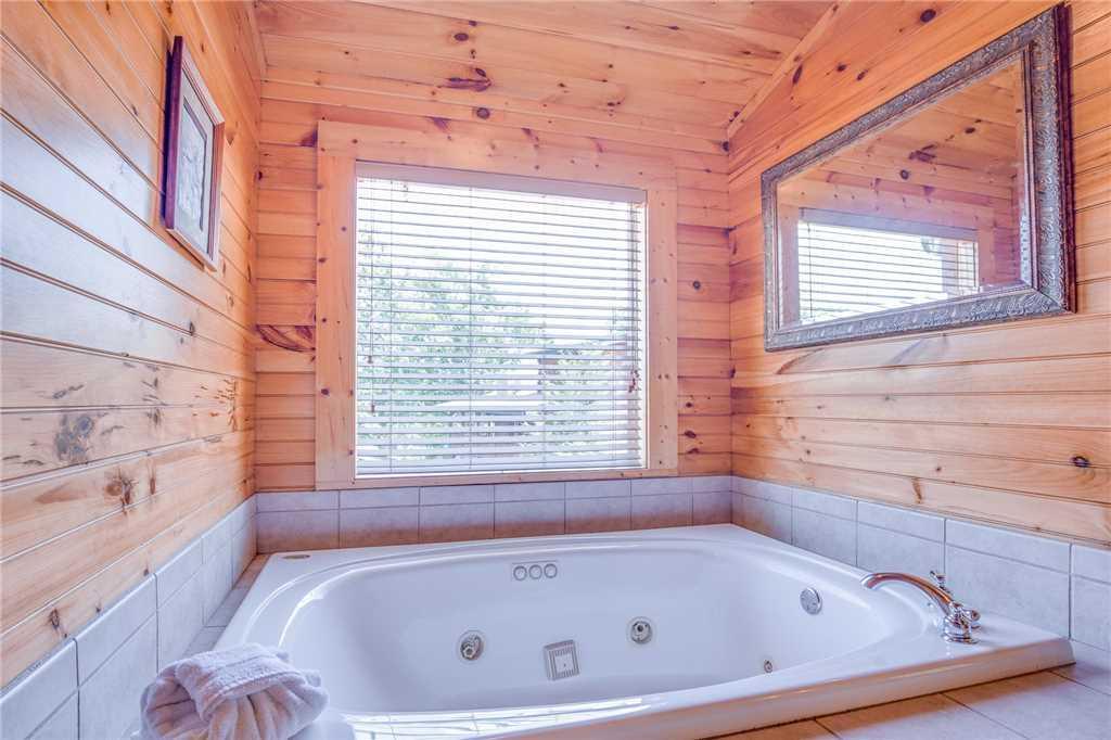 Mountain Dreams Ii- Three-bedroom Holiday home *