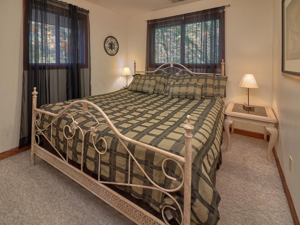 Scenic Vista- Four-bedroom Gatlinburg