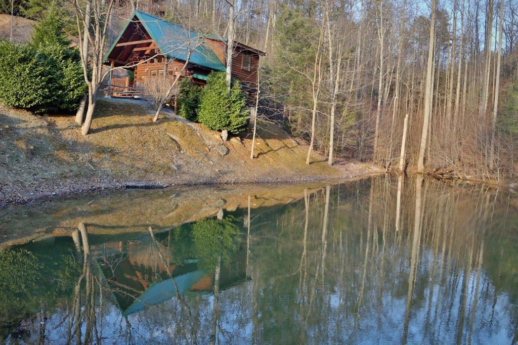 Holiday home Hugs N Kisses - One Bedroom *
