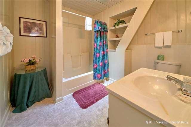 Echota- Four-bedroom Holiday home
