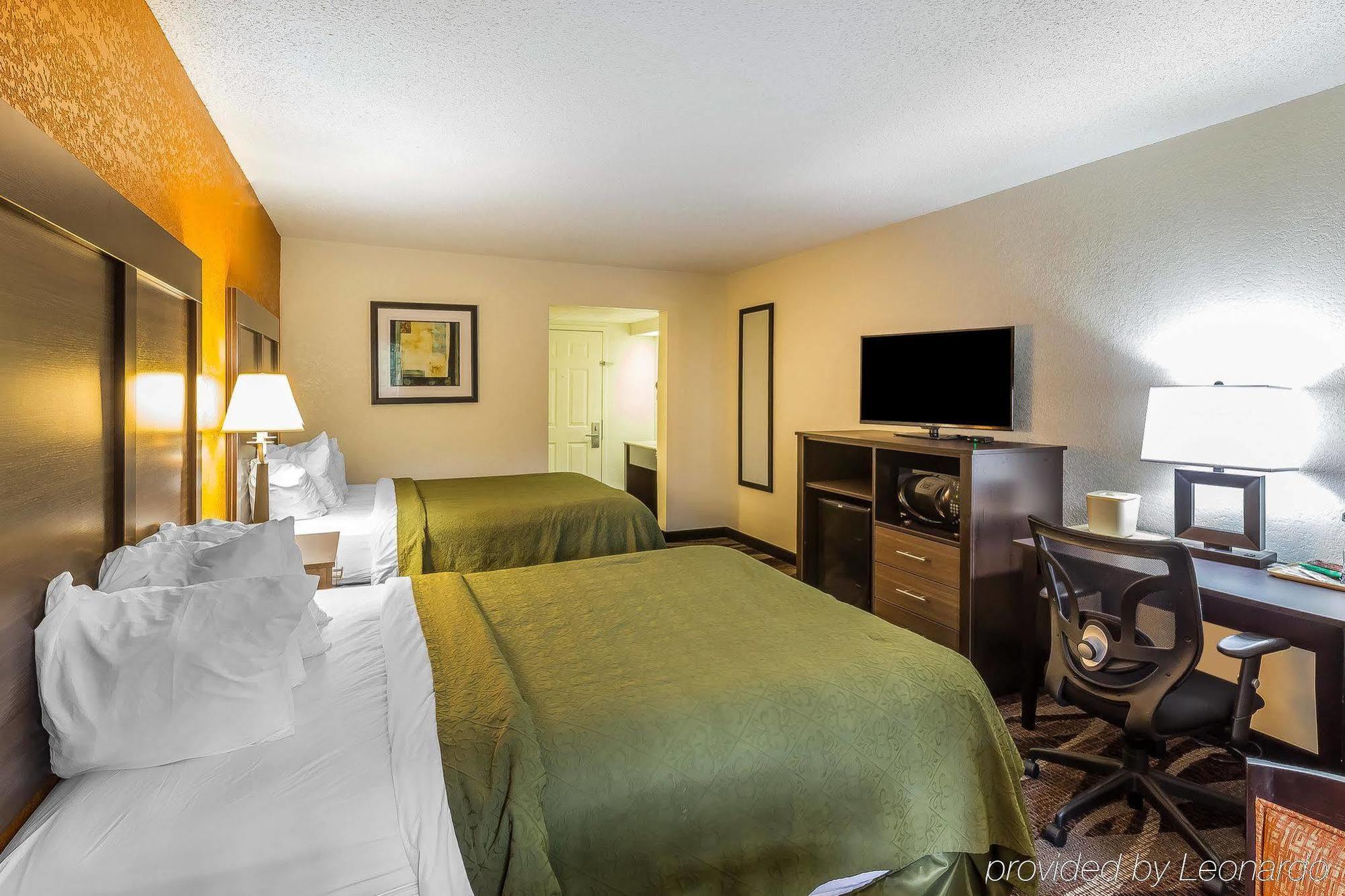 Quality Creekside - Downtown Inn