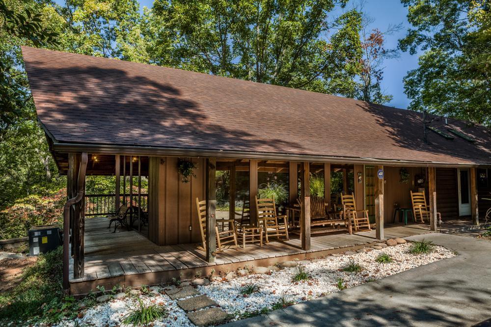 Mountain View 5 Bedroom Cabin Holiday home