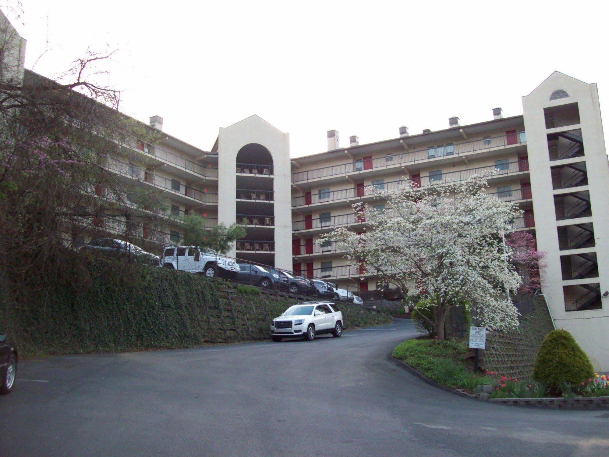 Chateau * Gatlinburg