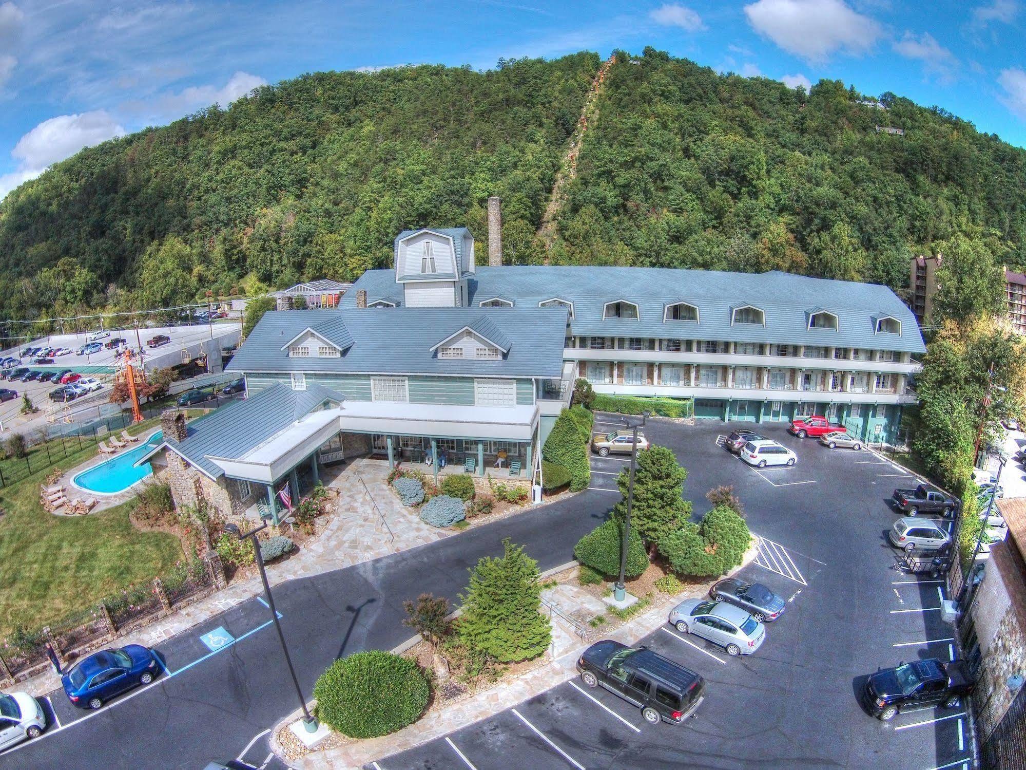Gatlinburg Inn Hotel 2*