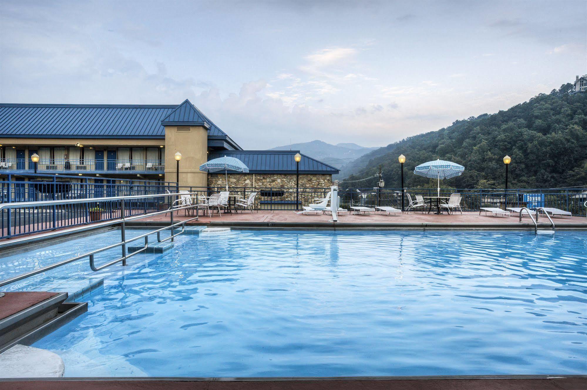 Clarion Pointe Downtown 2* Gatlinburg