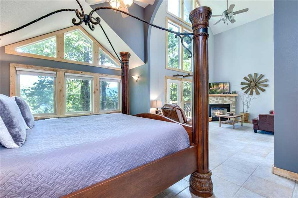 Smokey's Hideout - One Bedroom Gatlinburg