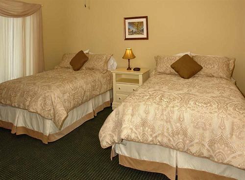Summit Manor *