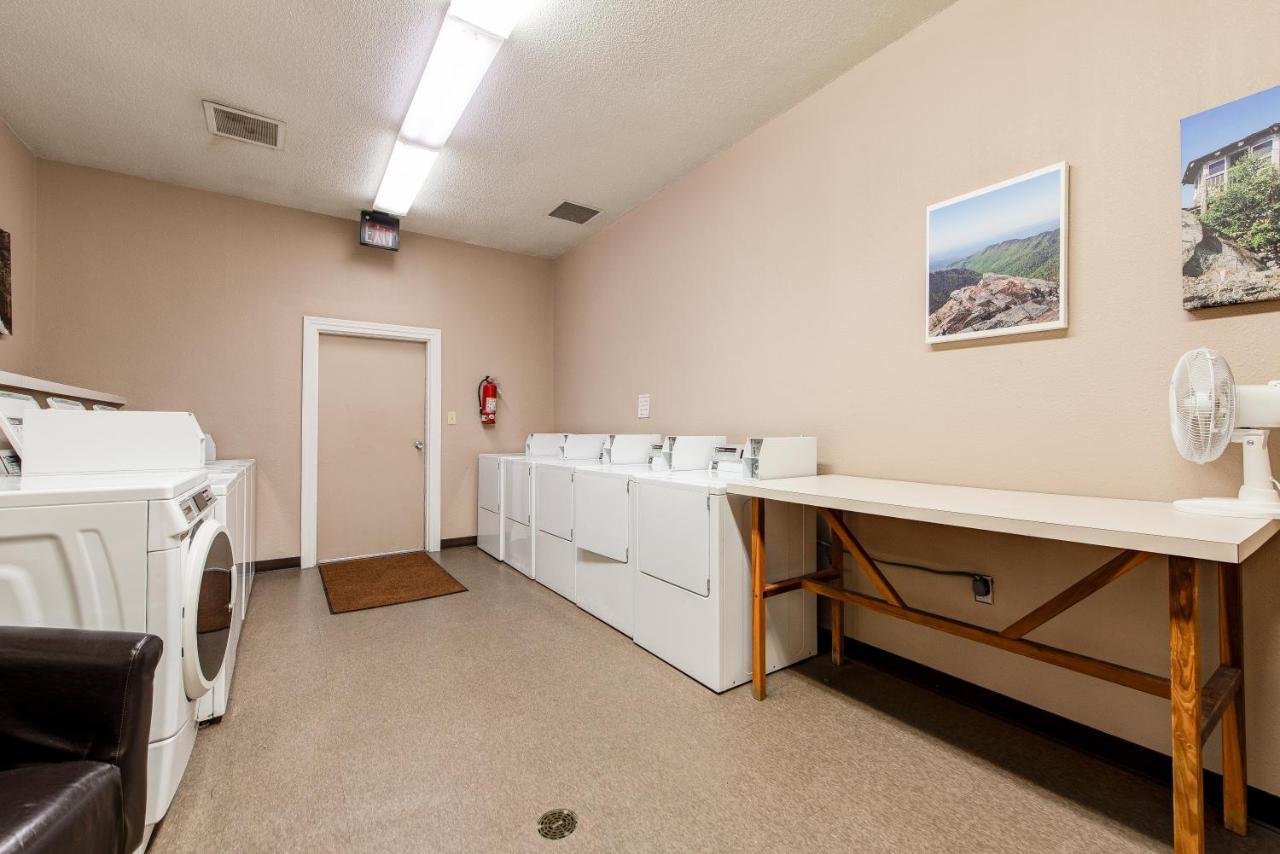 Smoky Mountains 2br