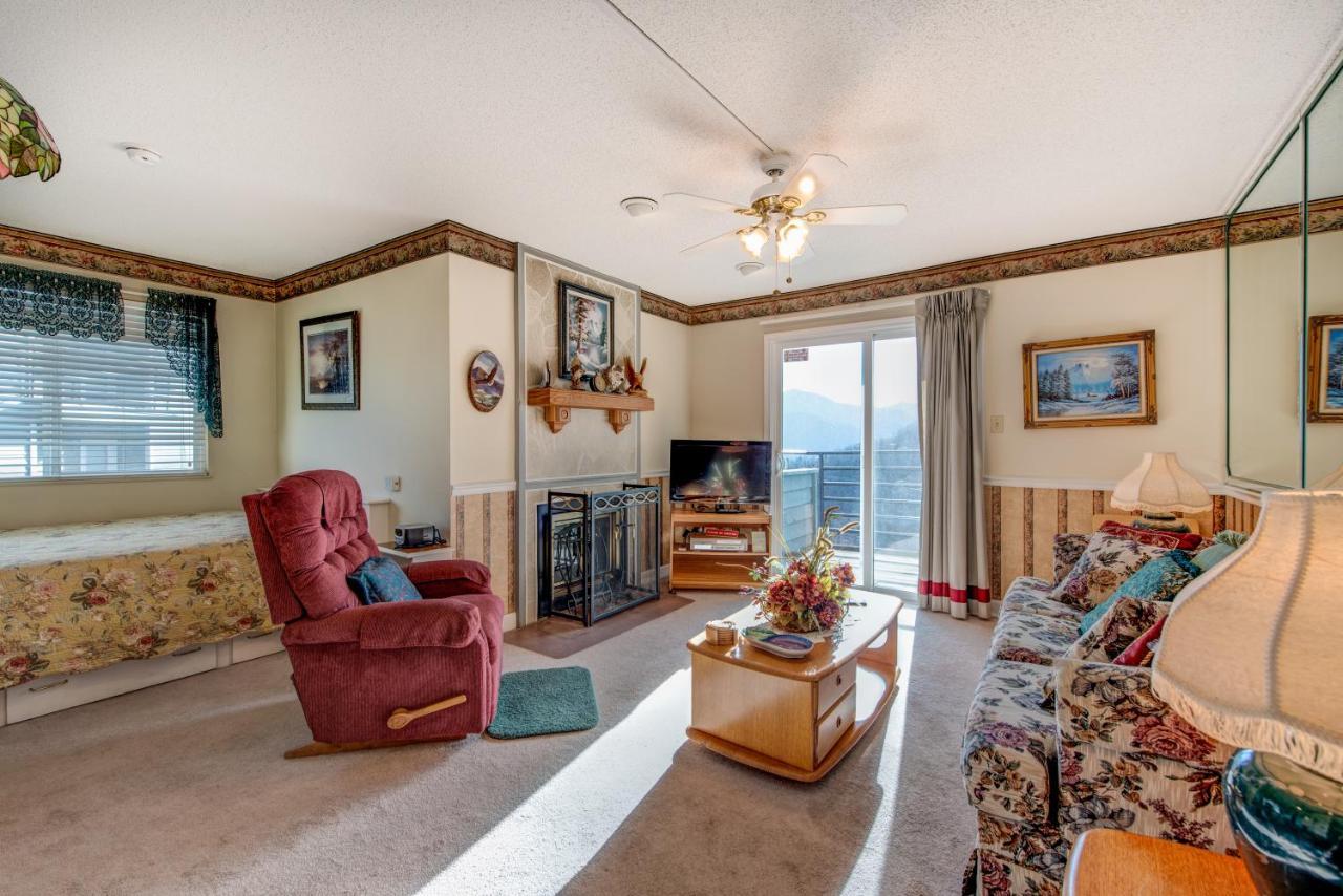 Smoky Mtns Studio W Balcony Apartment