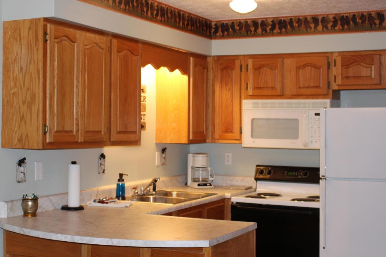 Apartment Spacious Downtown Walking Distance To Downtown Sleeps 6 Guests *