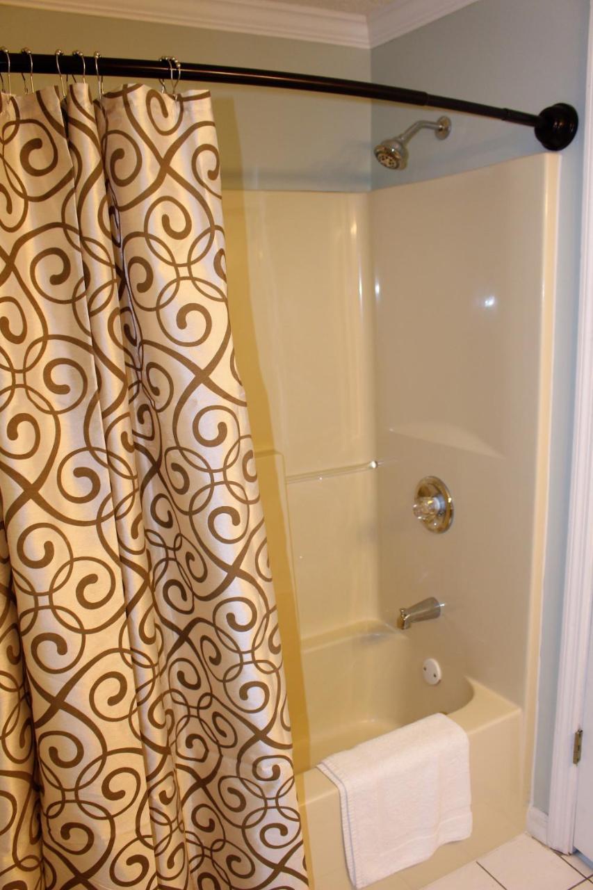 Apartment Spacious Downtown Walking Distance To Downtown Sleeps 6 Guests Gatlinburg
