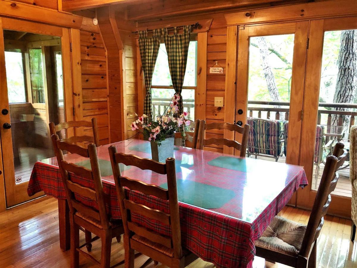 Bear Pleasures Cabin Holiday home