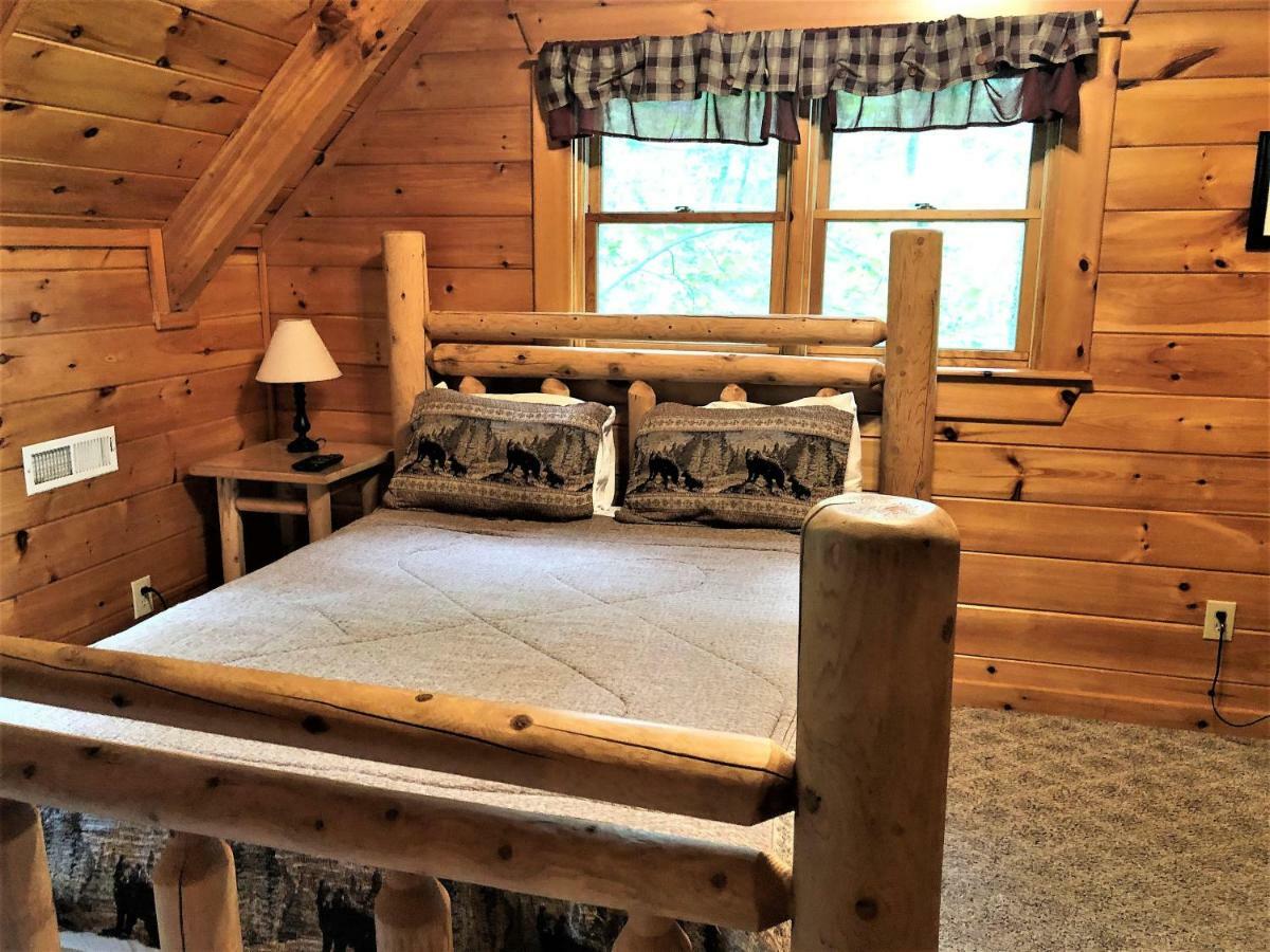 Bear Pleasures Cabin * Gatlinburg