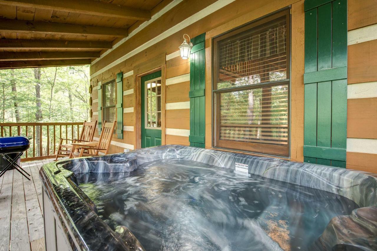 Little Bear Hideaway, 1 Bedroom, Hot Tub, Wifi, Sleeps 4 Holiday home *