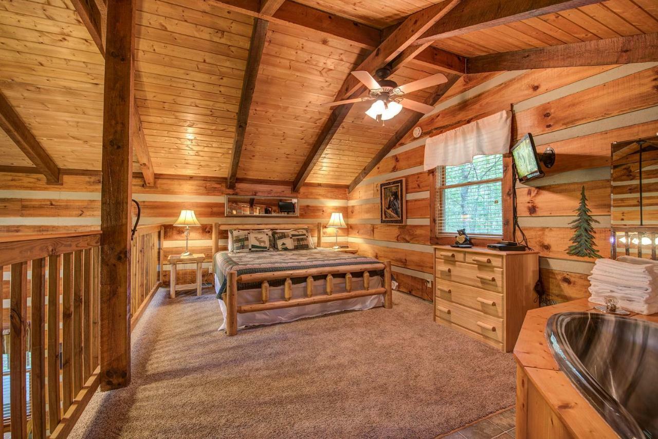 Little Bear Hideaway, 1 Bedroom, Hot Tub, Wifi, Sleeps 4 * Gatlinburg