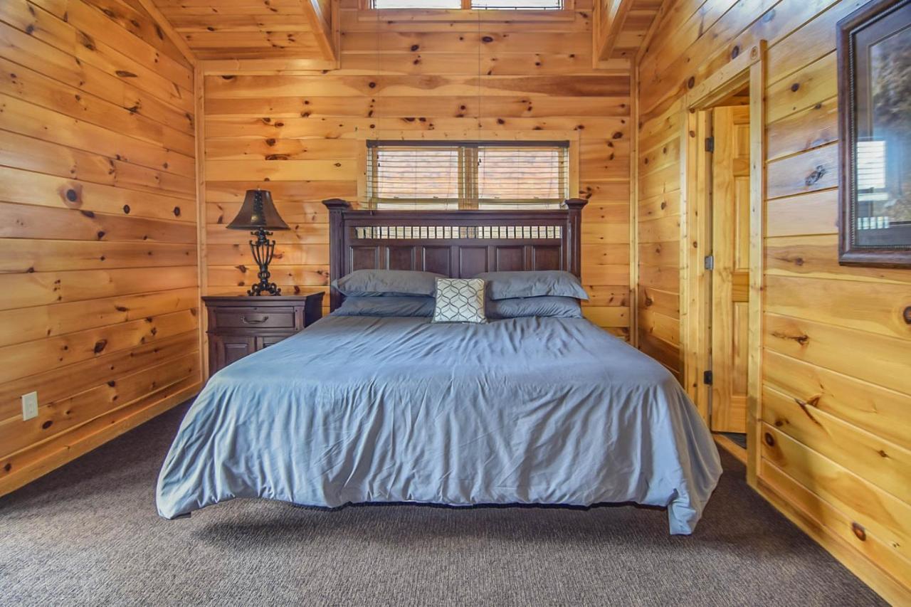 Holiday home Enchanted View Cabin - Spectacular View, Hot Tub, Gameroom, 2br 2ba Sleeps 8 Gatlinburg