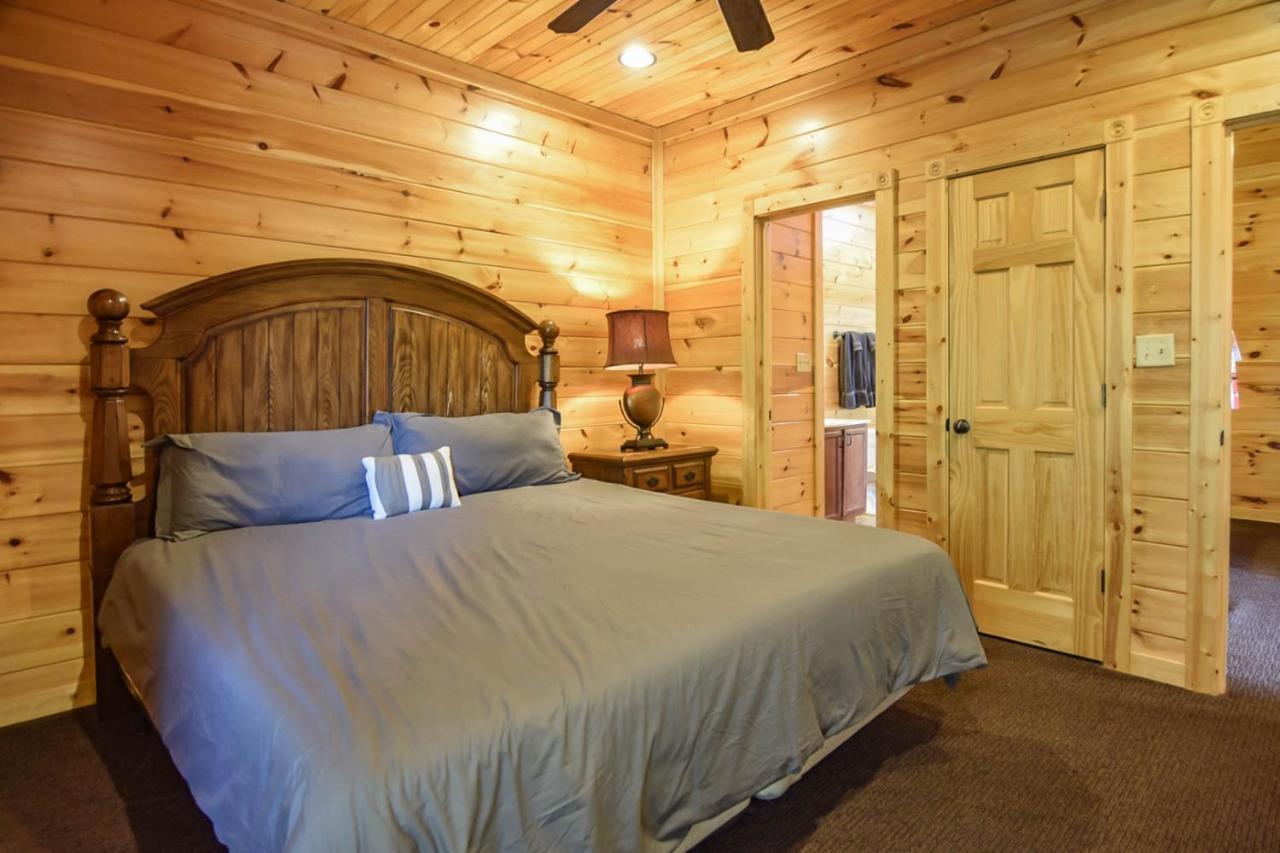 Enchanted View Cabin - Spectacular View, Hot Tub, Gameroom, 2br 2ba Sleeps 8 * Gatlinburg