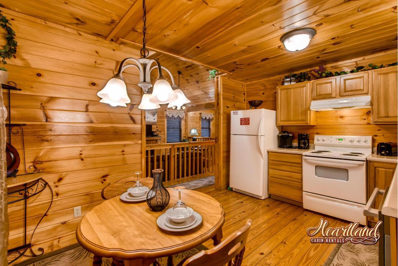 Cuddlers Paradise * Gatlinburg