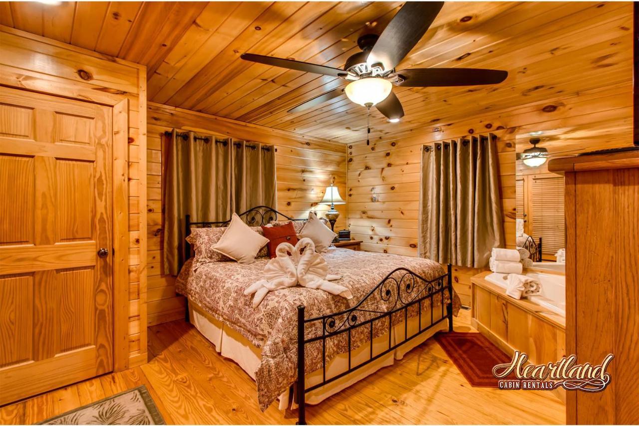 Cuddlers Paradise * Gatlinburg