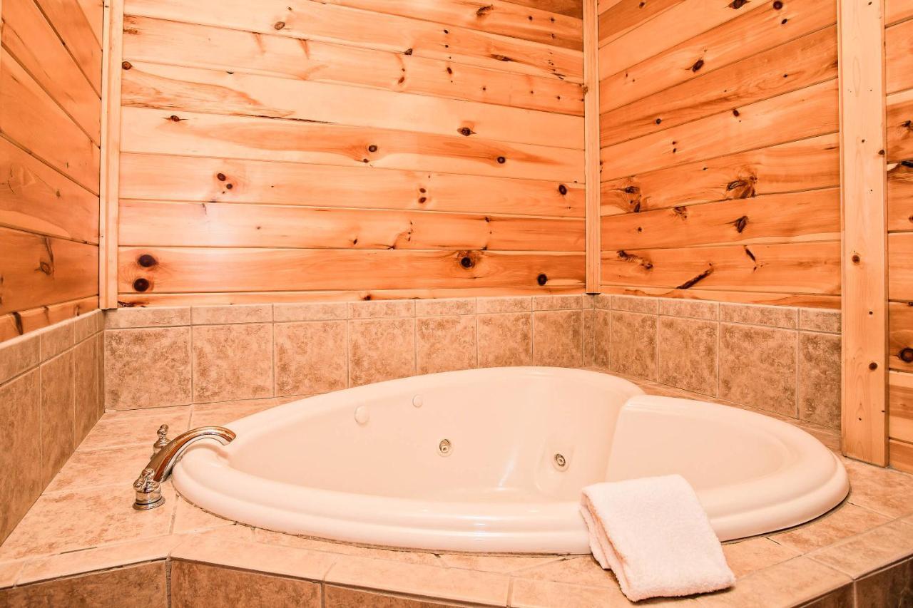 Heavenly Hilltop Getaway * Gatlinburg