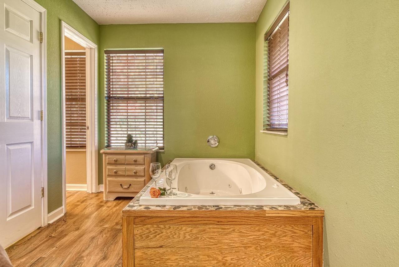 Chalet Daya, Hot Tub, Pool Table, 1089 Of Free Attraction Tickets For Each Paid Day, Dollywood And More! *