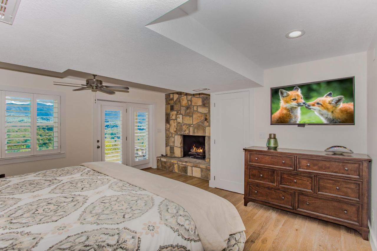 Chalet Leconte Mountain Breeze Gatlinburg