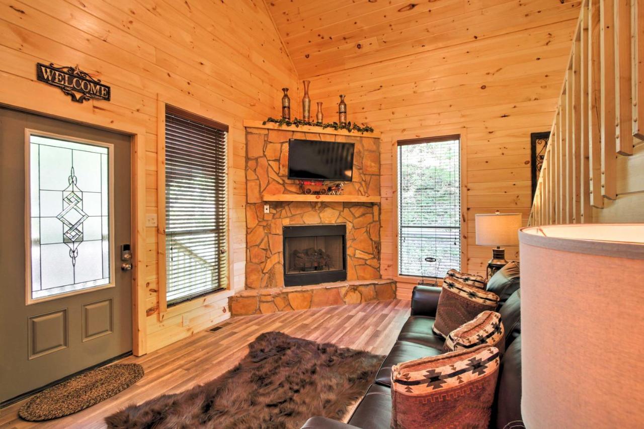 Holiday home With Hot Tub 5 Mi To Downtown Gatlinburg