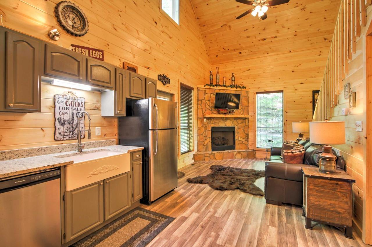 Holiday home With Hot Tub 5 Mi To Downtown Gatlinburg