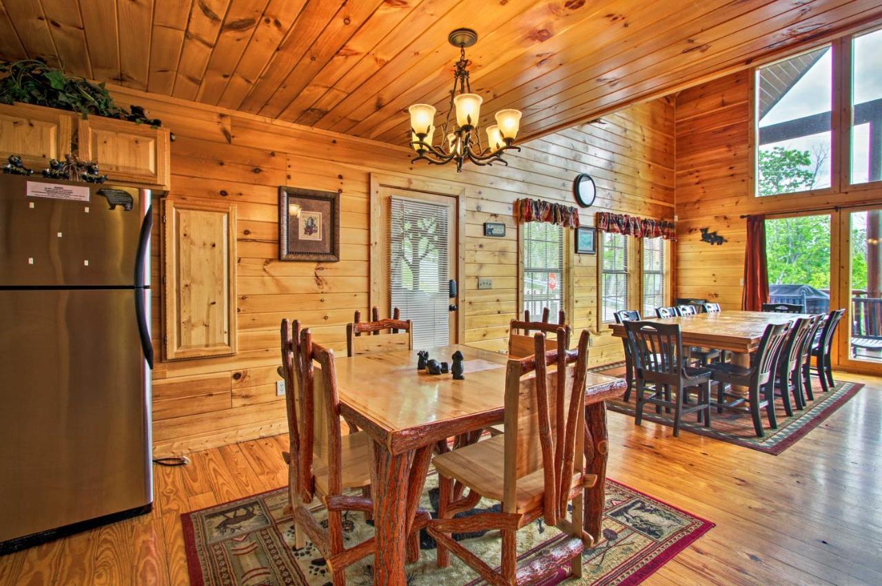 Expansive Hot Tub, Deck And Grill! * Gatlinburg