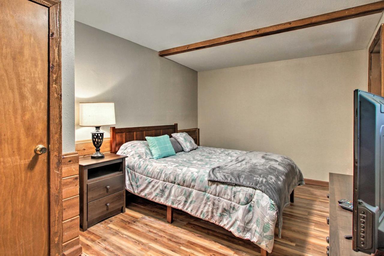 Wooded Mtn Chalet With Loft 2 Mi To Ober Gatlinburg! Holiday home Gatlinburg